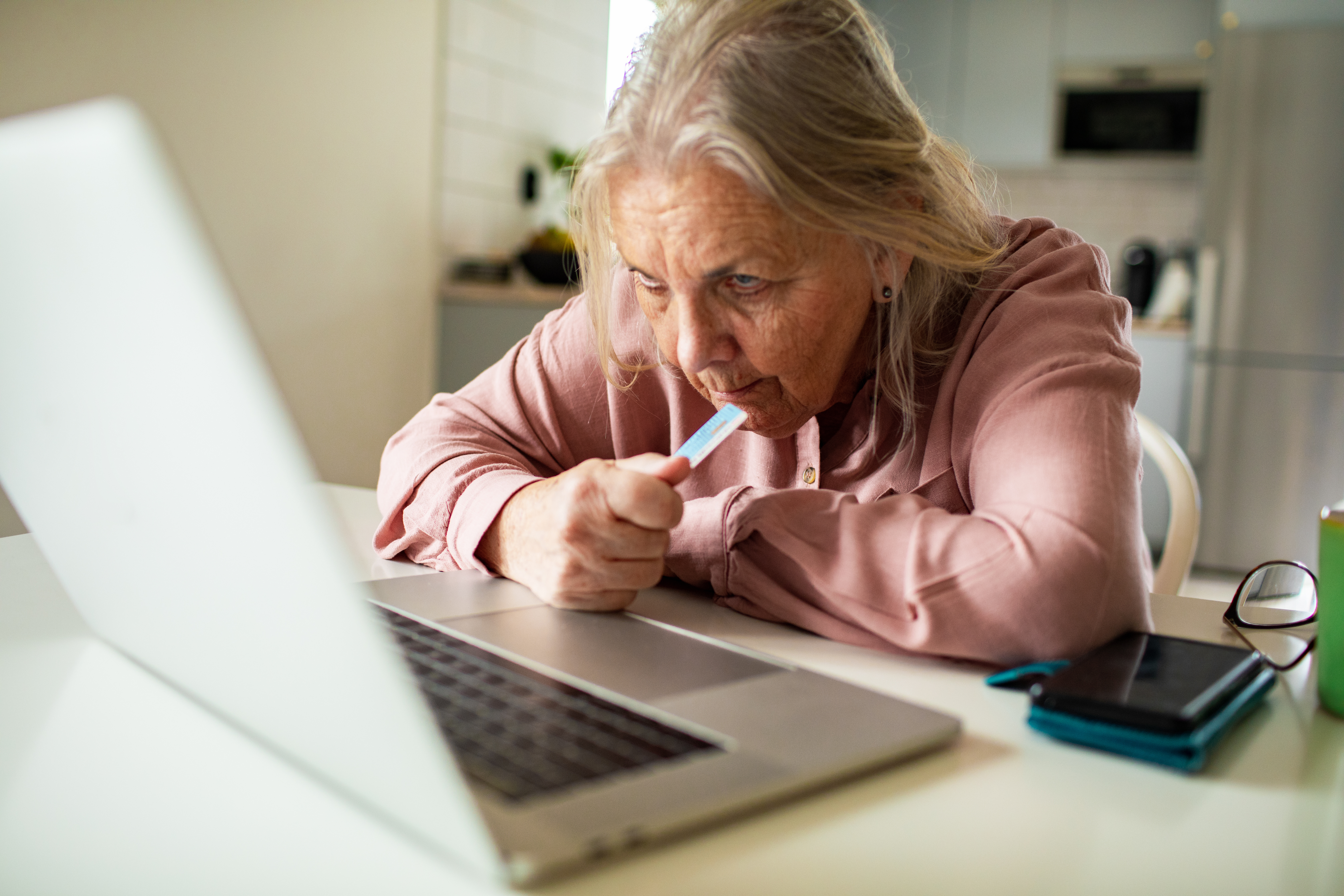 ESAs offer tips to consumers on detecting and preventing online frauds and scams.