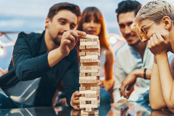 Adobestock_276943374_-_jegna_risk_balance